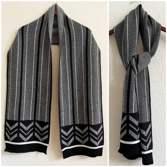 Banana Republic Accessories - Banana Republic Merino Wool Blend‎ Classic Knit Chevron Striped Scarf